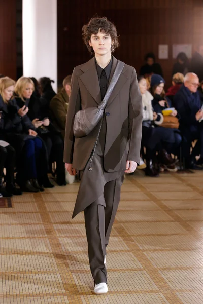 Look 1